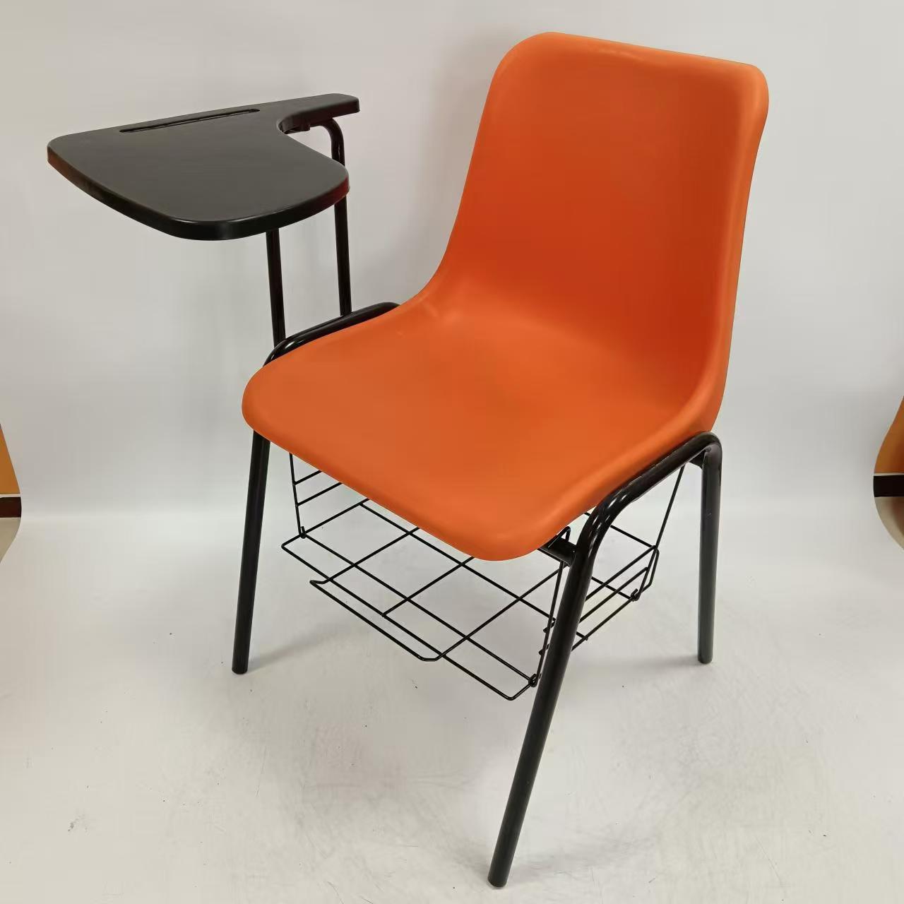 Sedia_imbustabile_a_classroom_con_seduta_in_PP_e_struttura_in_metallo.