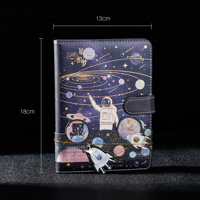 Cuaderno Galaxy Dreamweaver con hebilla: encuentra la galaxia