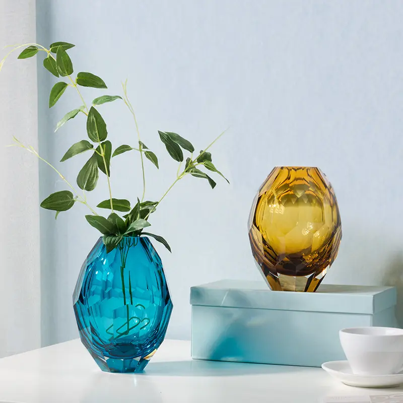 北欧の花瓶新しい小さな装飾ガラス花瓶テーブルトップダイヤモンドファセットジャローネスクリスタルアズール卓上厚いつぼみ花瓶