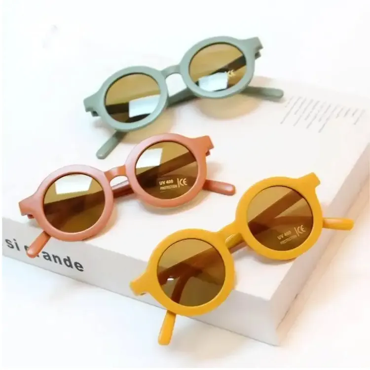Occhiali da sole per bambini di moda occhiali da sole Uv400 con montatura rotonda smerigliata occhiali da sole per Pc per ragazze e ragazzi all'ingrosso