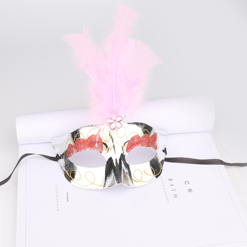 Maschera di piume non luminose color argento