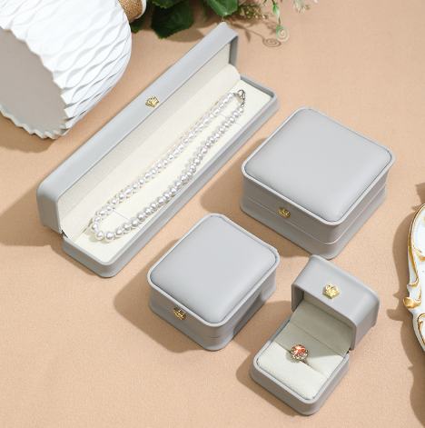 หินสีเทา