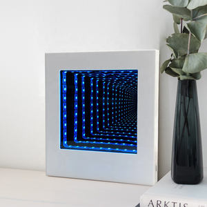 J & R Rgb Kleurveranderende Led Licht Vierkante Spiegellamp Nieuwigheid Infinity Wandlamp Voor Woonkamer - Product Image 4