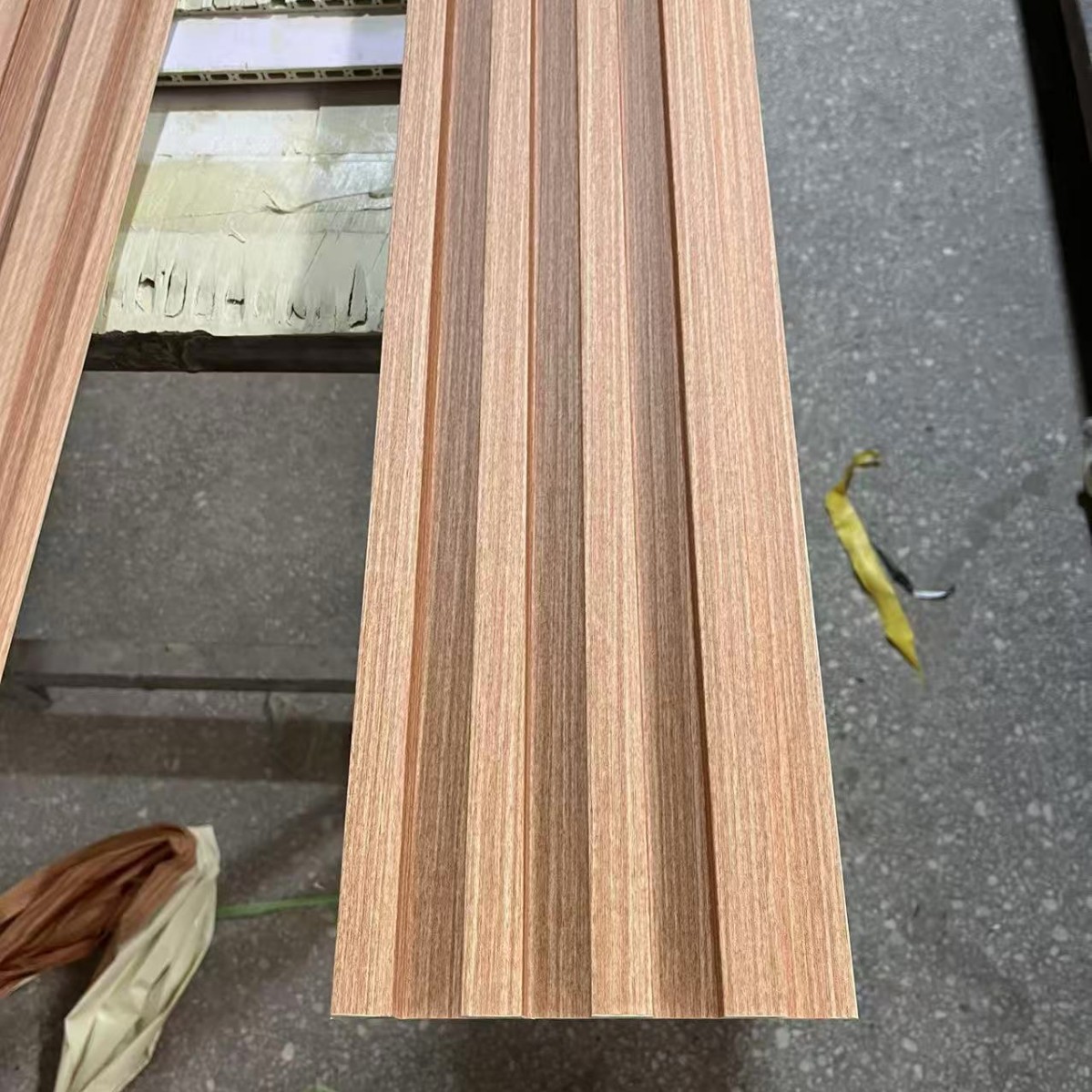 Madera tecnológica clásica 1