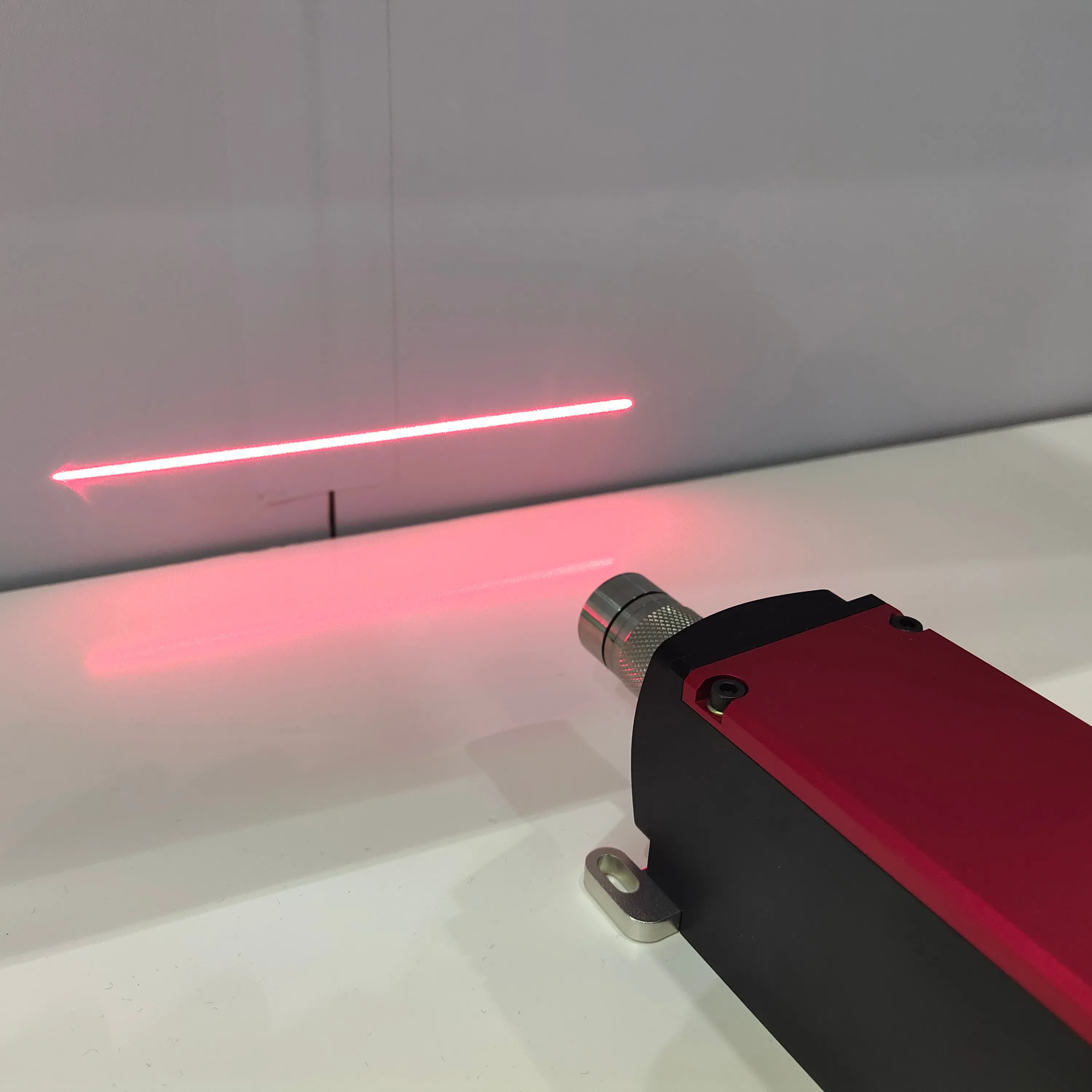 Yüzey hatası algılama lazer çizgi diyot modülü 1000mW 2000mW 3000mW yüksek güçlü üniforma hattı yeşil kırmızı kızılötesi lazer