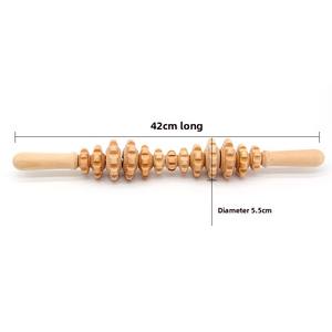 Buchenholz 13-Rad Bauch <span class=keywords><strong>massage</strong></span> rolle Wellenförmiger gravierter Yoga-Stick zur Muskel entspannung Holzbein <span class=keywords><strong>massage</strong></span> rolle - Product Image 3