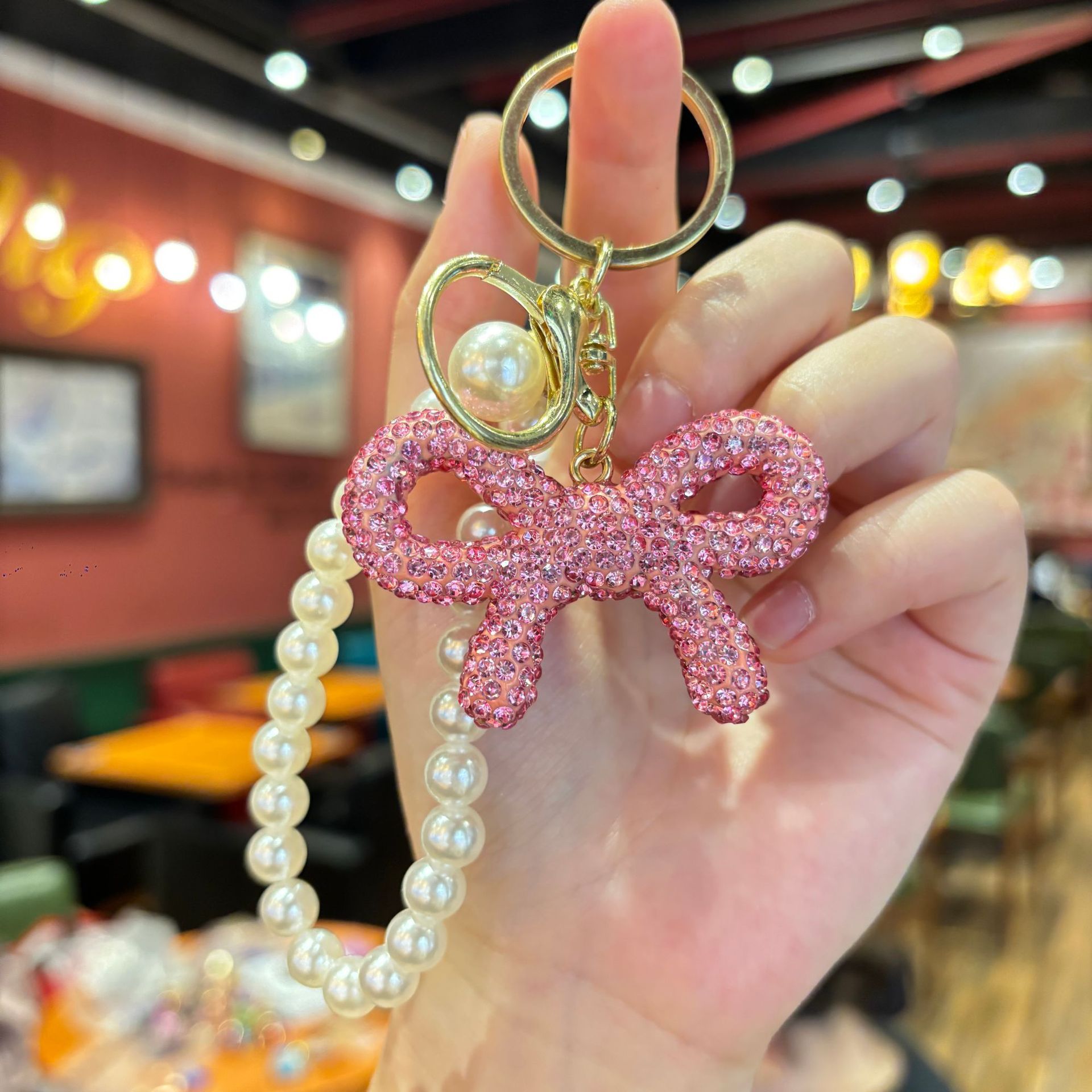 3. Lazo de cinta con cadena de perlas - rosa