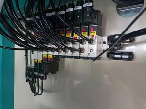 Automatische CNC-Stanz maschine Laden Entladen Eigenschaften Neues Produkt Mechanische Stromquelle Kern lager Motor Motor pumpe