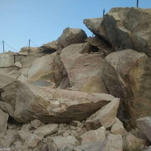 Carbon Dioxide Blasting <strong>Equipment</strong> New Types Stone <strong>Crusher</strong> Machine Concrete Stone <strong>Rock</strong> Splitter