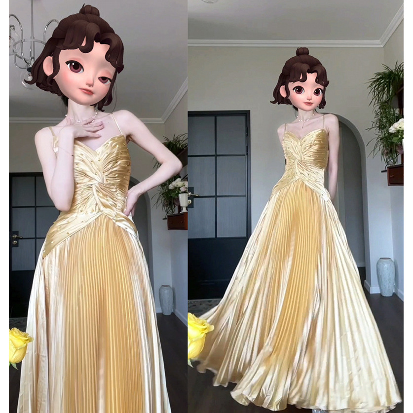 It has a zipper on the back.