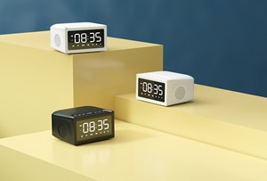 2025畅销手机智能扬声器，带无线充电器数字闹钟调频收音机液晶显示屏 - Product Image 5