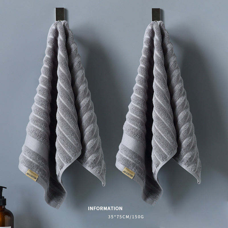 สีเทาเข้ม