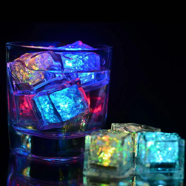 DD1541 blocchi di ghiaccio a LED multicolori impermeabili per bevande che cambiano cubetti di ghiaccio riutilizzabili luminosi luminosi e lampeggianti