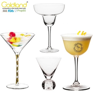 Hand Blown Colored Creative Hurricane Glasses Custom <strong>Blue</strong> Rim Hurricane <strong>Cocktail</strong> Glass Pina Colada Drinking Glassware - Product Image 3