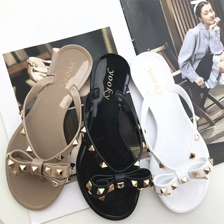 wholesale fashion big size jelly ladies flip flop rivet beach slippers popular all-match pvc shoes for girl and women
