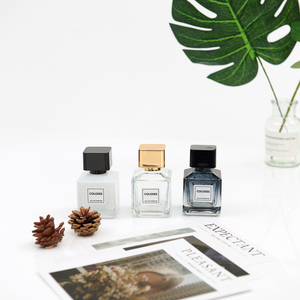 ファインアトマイザークリスタル香水ボトル: 50ml入り正方形のガラスボトルファンシーふた付き70ml - Product Image 3