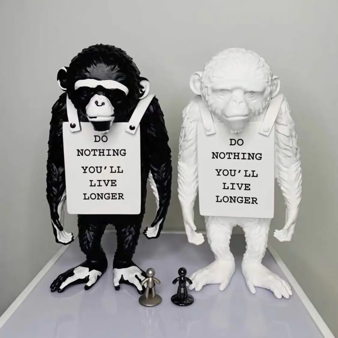 Banksy – poupée co-griffée Simple et tendance, sculpture orangoutan, décoration de la maison, artisanat en résine, figurine de signe de singe de 36cm