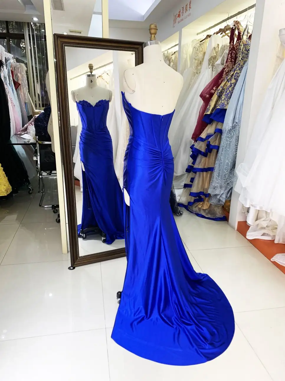2025 baru manik-manik grosir royal blue gaun panjang gaun malam untuk gaun prom gadis