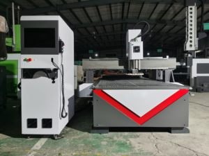 Centros de mecanizado CNC ATC de anidamiento Con Enrutador de grabado CNC para muebles de gabinete para carpintería
