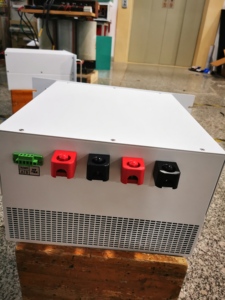 Caricatore solare automatico Off-Grid PWM regolatore di carica solare con Display LCD tipo MPPT 30 ~ 150A PV Controller solare