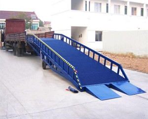 Durable and Adjustable Hydraulic <strong>Container</strong> <strong>Loading</strong> Ramp with Safety Features - Product Image 5