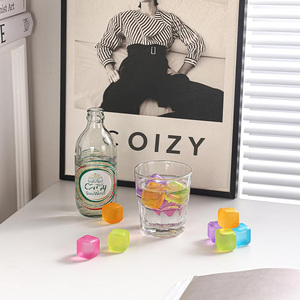 2.5cm tái sử dụng <span class=keywords><strong>Ice</strong></span> Cube vuông đầy màu sắc cấp thực phẩm nhựa refreezable <span class=keywords><strong>ice</strong></span> <span class=keywords><strong>cubes</strong></span> cho đồ uống và câu cá - Product Image 6