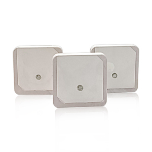 Tracker per veicoli con modulo ceramico attivo doppio modalità con sistema di navigazione Beidou GPS 28dbi ad alto guadagno con Antenna integrata - Product Image 1