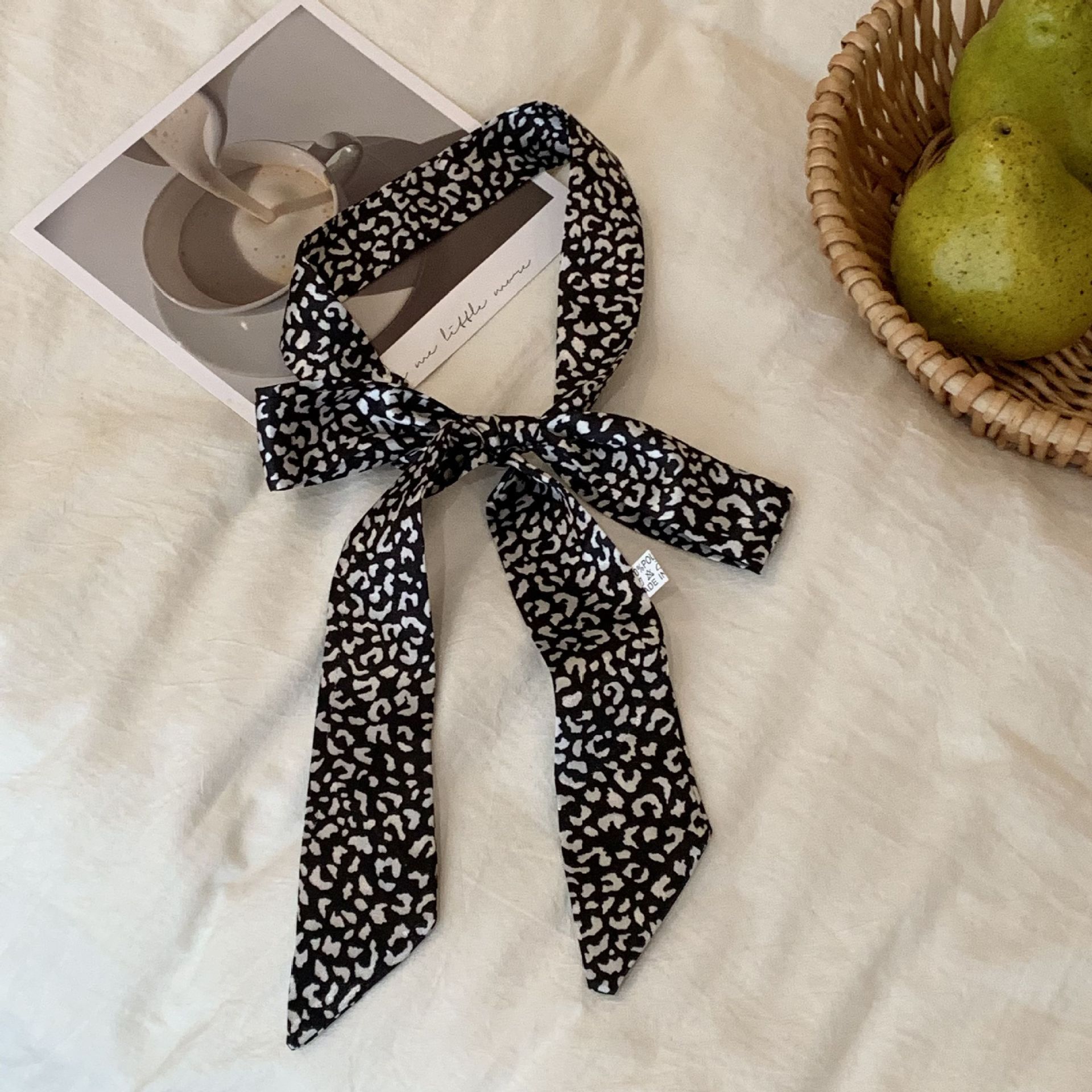 Pequeño estampado leopardo negro