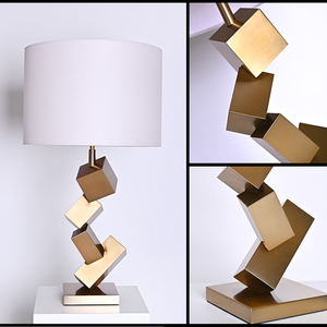 Personalização High-<span class=keywords><strong>end</strong></span> Iluminação Interior Sala De Estar Do Hotel Quarto De Aço Inoxidável Cubo Inteligente Desk Table Lamp