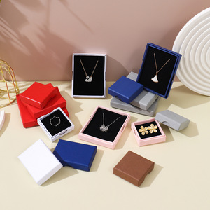 Takı ambalaj için özel Logo 1.5 cm High-End taşınabilir kağit kutu serigraf bilezik kolye yüzük hediye kutuları sünger - Product Image 3