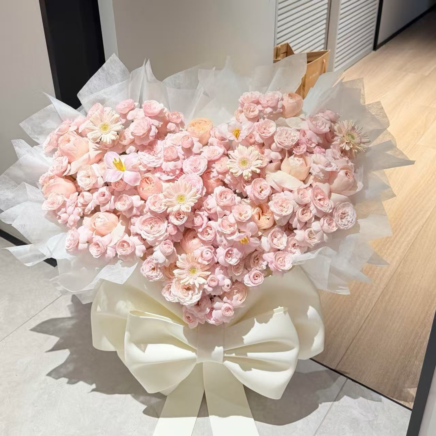 hug bucket-52 mixed flowers