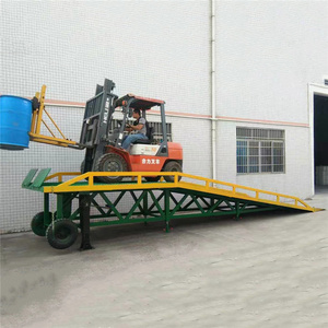 Nova Condição Móvel Quintal Ramp Steel <span class=keywords><strong>Dock</strong></span> <span class=keywords><strong>Leveler</strong></span> com Parafuso Elevador para Empilhadeira Carregando Doca