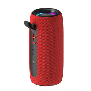 <span class=keywords><strong>B15</strong></span>ポータブルサイクリングスピーカーRgbランヤードファブリック付き<span class=keywords><strong>10w</strong></span>ステレオ音楽再生バッテリー駆動サブウーファースピーカー