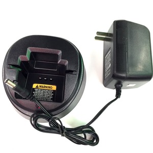 モトローラGP2000GP2000S SP66 GP2100 CP125 VL130 GP020 GP2150AXシリーズ用PMTN4086Aデスクトップ充電器インターホンアダプター - Product Image 1