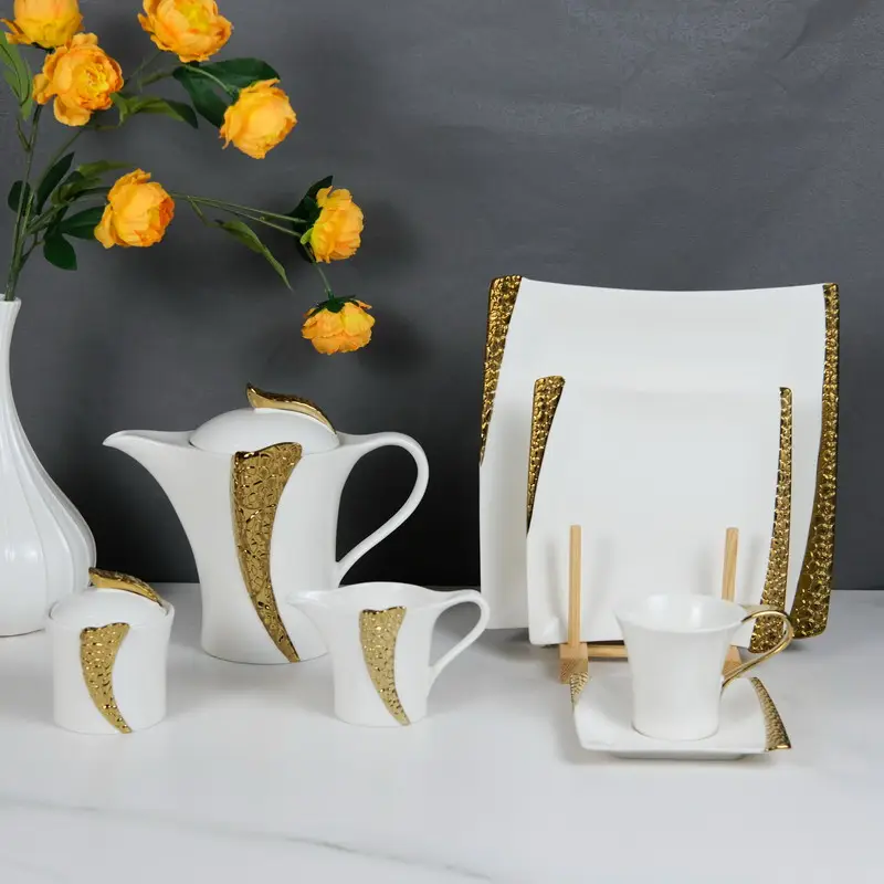 Modern Kualitas Tinggi Desain Emas Makan Malam Set Royal Emas Mewah Porselen Makan Set Nordic Kualitas Tinggi Porselen Makan