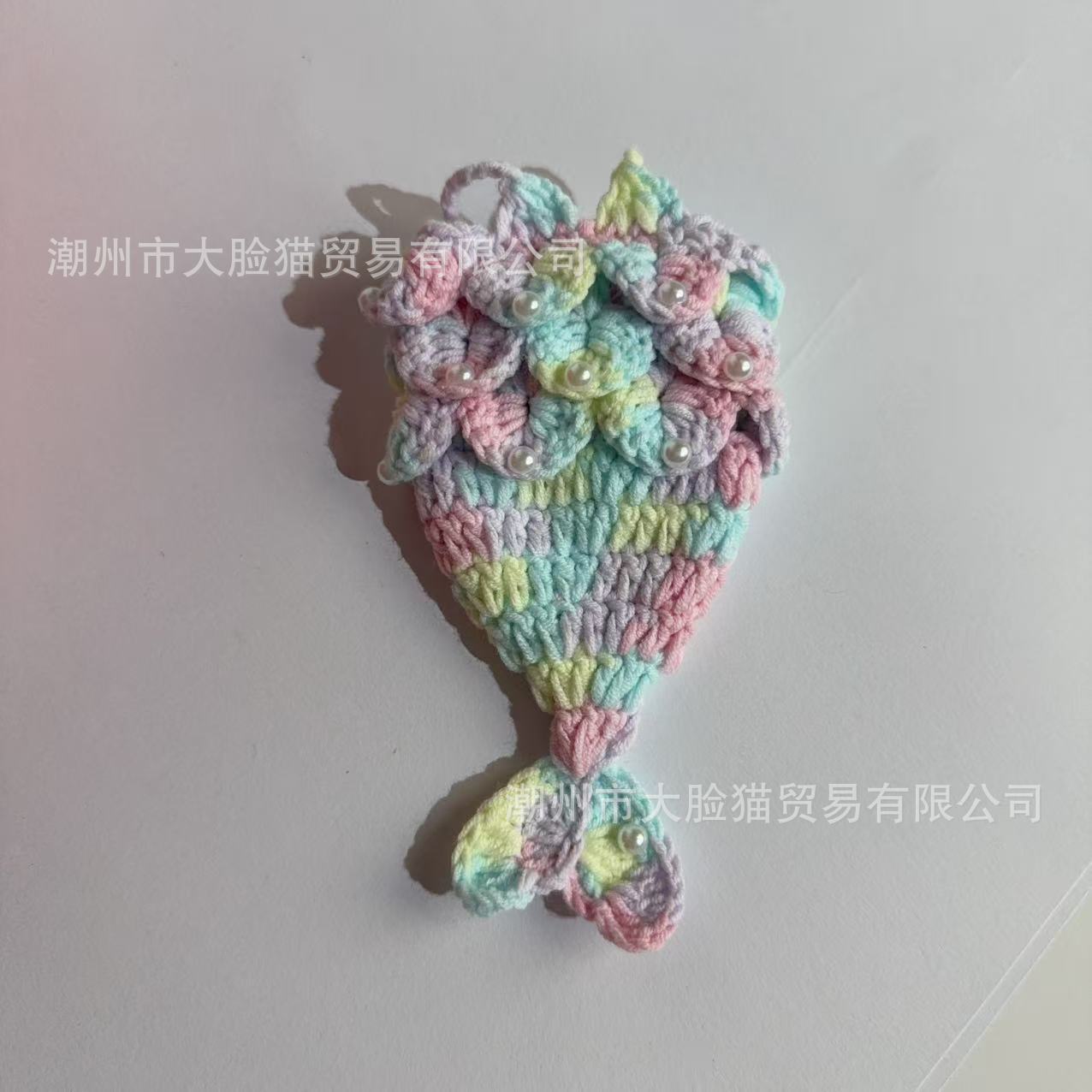 Vestido sirena pastel con cola en forma de corazón