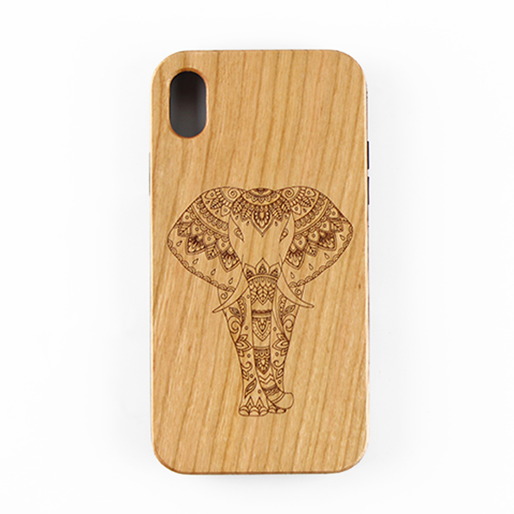 Éléphant en bois de cerisier