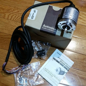 Autonics Rotary <strong>Encoder</strong> E50S8-<strong>5000</strong>-3-T-24-CS - Product Image 1