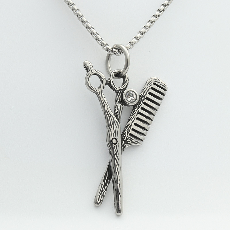 White diamond pendant (without chain)