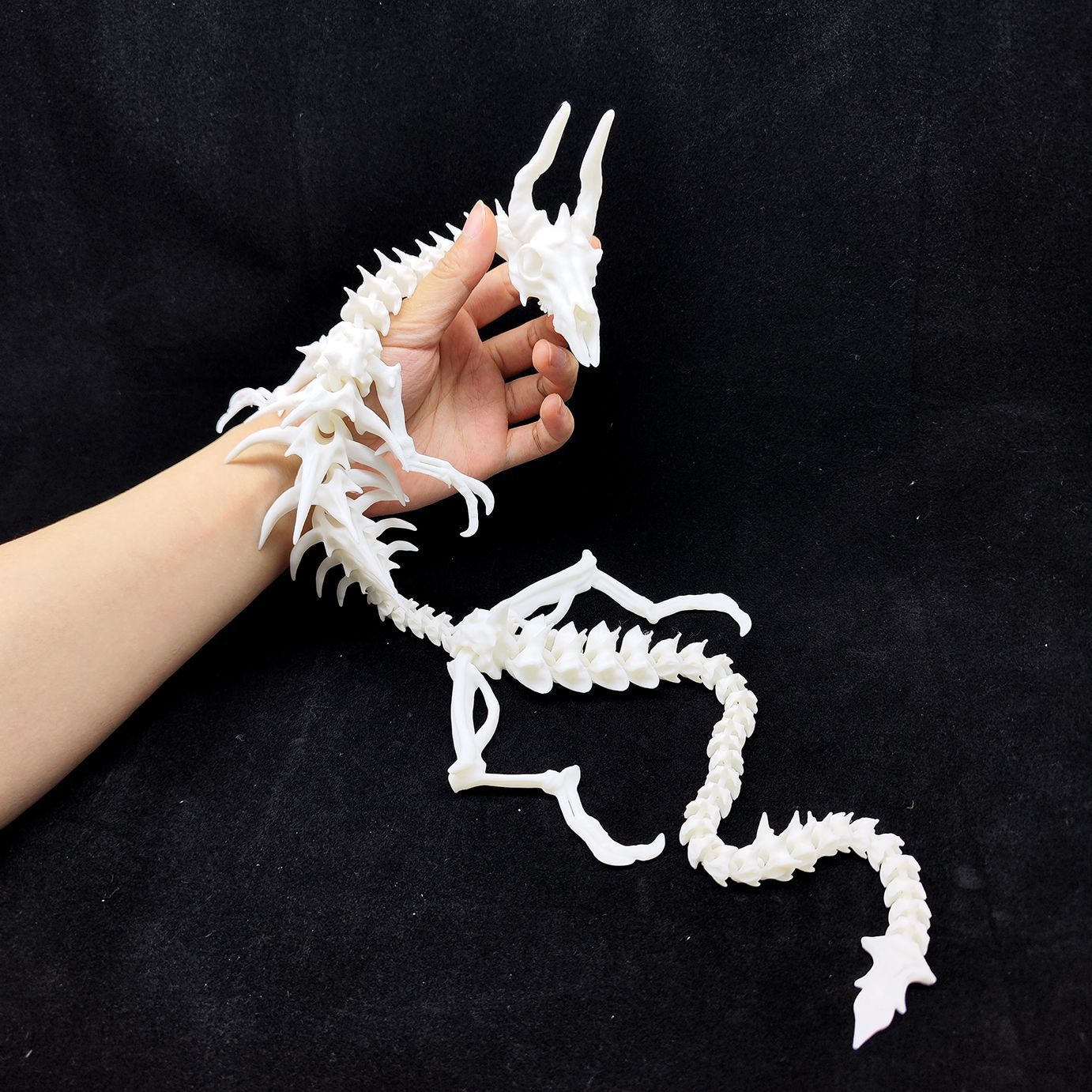 Sculpture du dragon aux os blancs
