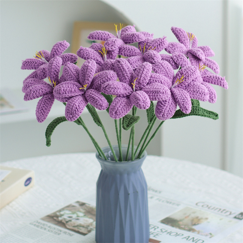 Tulipani in fiore viola intenso