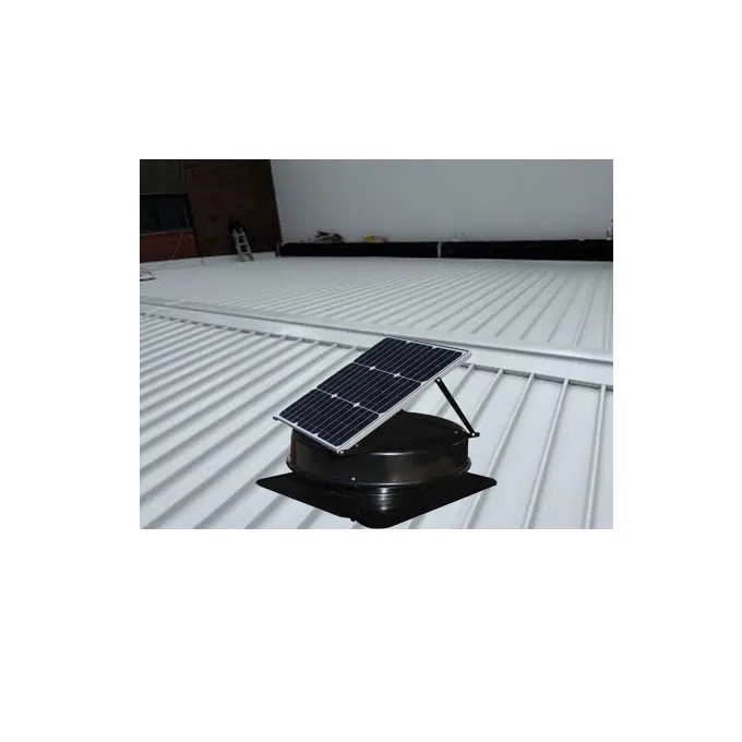 Équipement de ventilation sur le toit d'entrepôt industriel solaire à flux axial d'Australie Ventilateur d'extraction d'air chaud de plafond de grenier solaire puissant