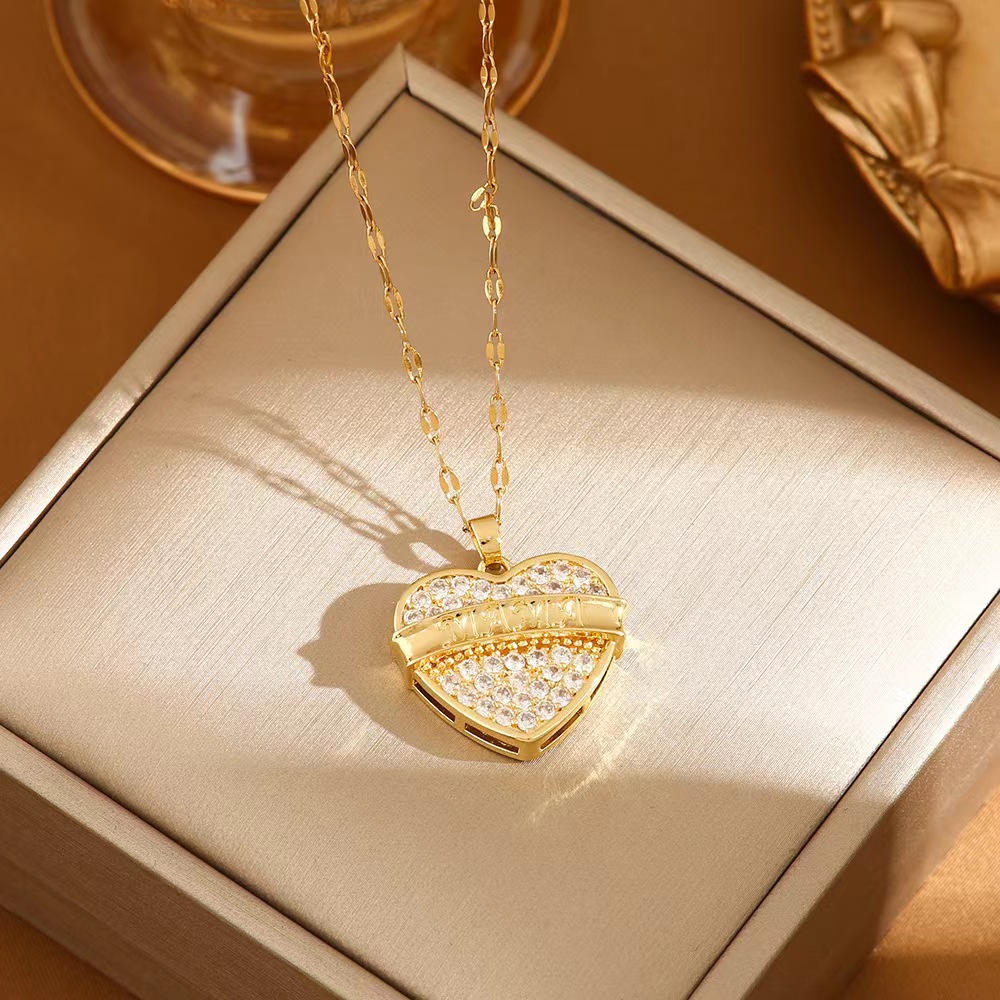 Letter love gold