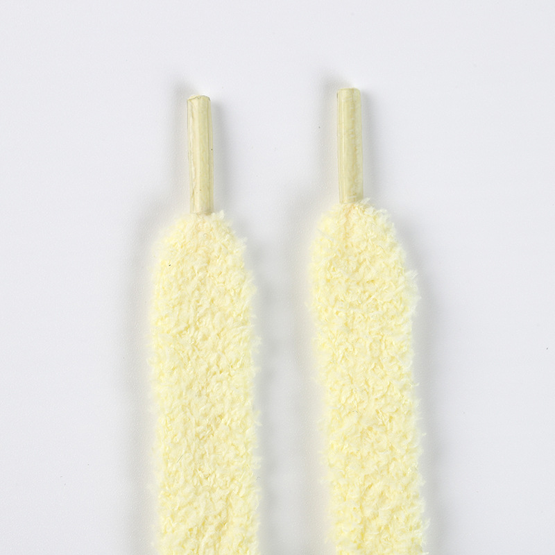 Lacets en peluche jaune