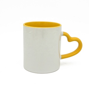 批发彩色内里便宜升华哑光咖啡陶瓷马克杯彩色心柄 - Product Image 5