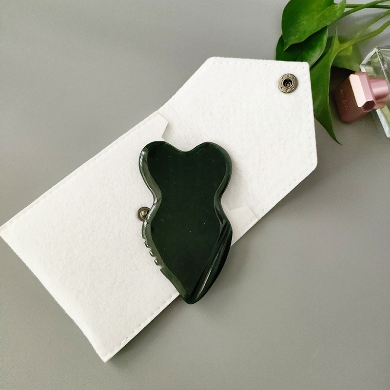Néphrite verte 5 avec pochette