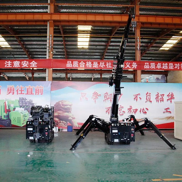 Кран-паук с дистанционным управлением и самоходным гидравлическим двигателем