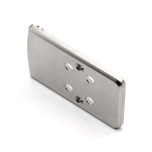 Soporte multiorificio de aleación de aluminio de fresado CNC de alta precisión para montaje de dispositivo de comunicación de hardware de computadora - Product Image 4