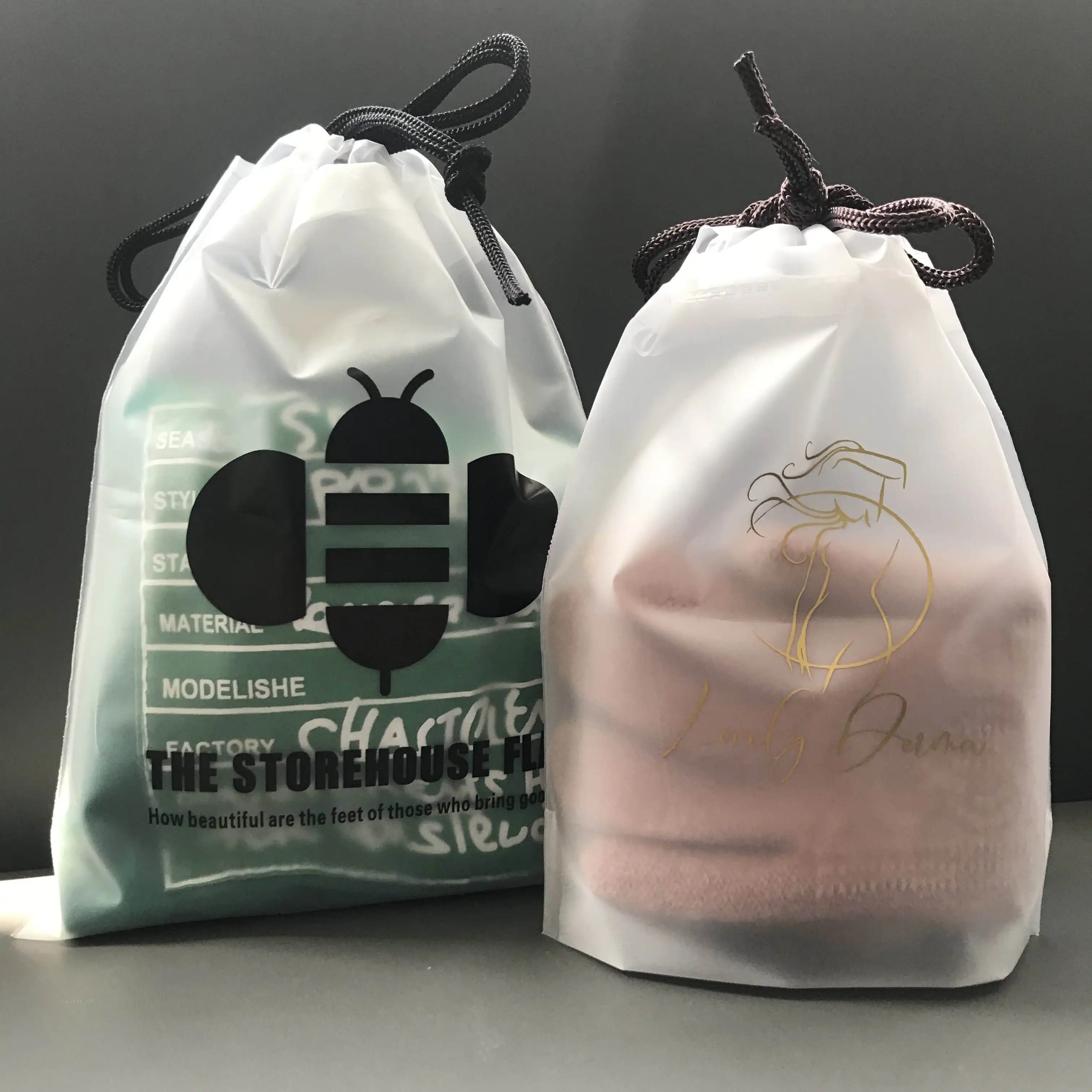 Borsa morbida in poliestere Opaca di Plastica con logo personalizzato di stampa PVC sacchetto di drawstring Glassato EVA sacchetto di confezionamento di abbigliamento