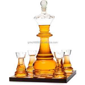 国际象棋礼品酒瓶套装葡萄酒皇后国际象棋酒瓶带镜头眼镜4盎司国际象棋棋手礼品威士忌葡萄酒爱好者礼品